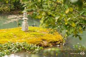 Chvíle klidu mezi rušným turné. Jednou ze zastávek je i Kjóto, pro Shen Yun vůbec poprvé. (fotil tanečník Kenji Kobayashi)