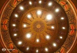 Divadlo Granada v Santa Barbaře a jeho maurská španělská architektura. (fotila Annie Li)